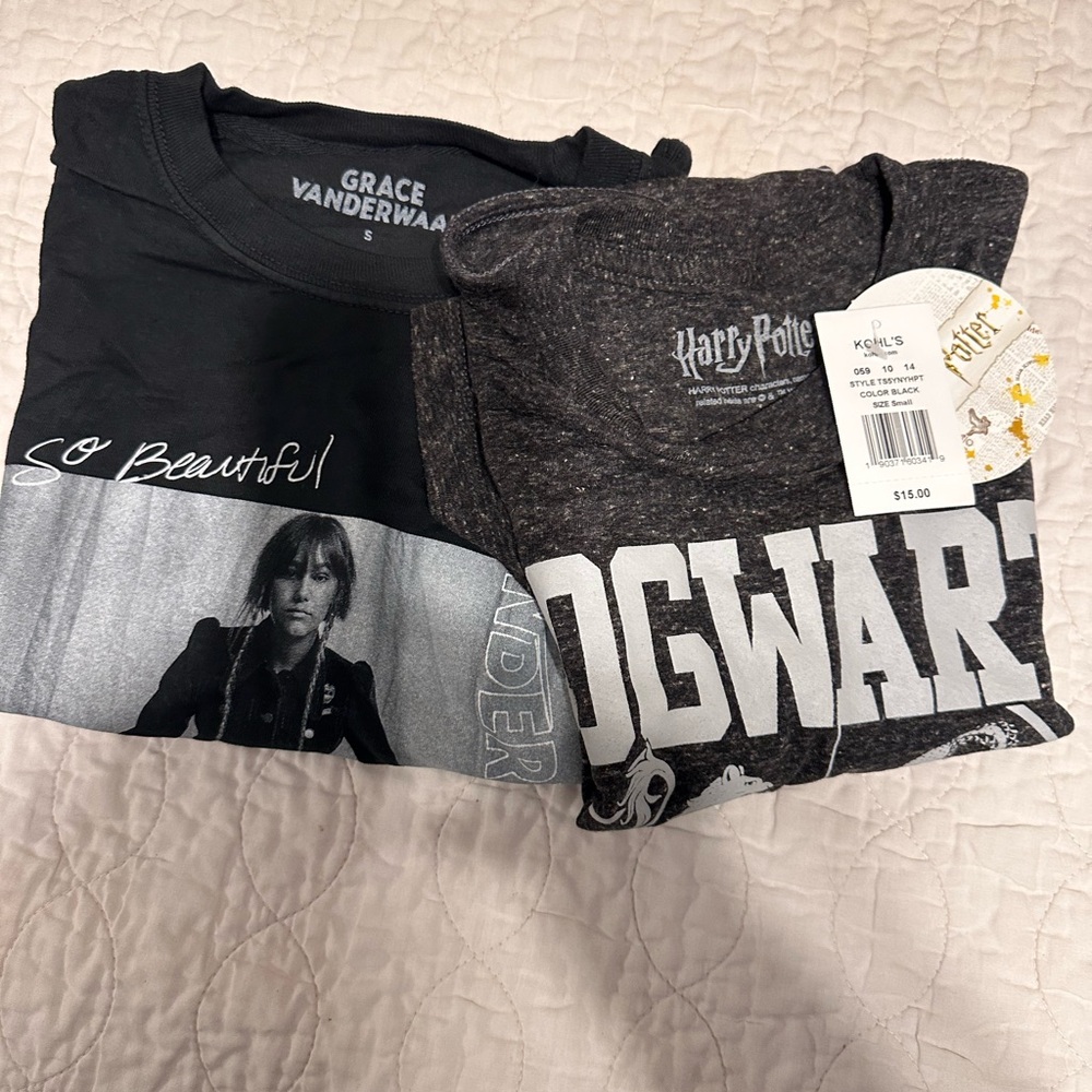 Kohl's Harry Potter Hogwarts Gray Graphic Tee